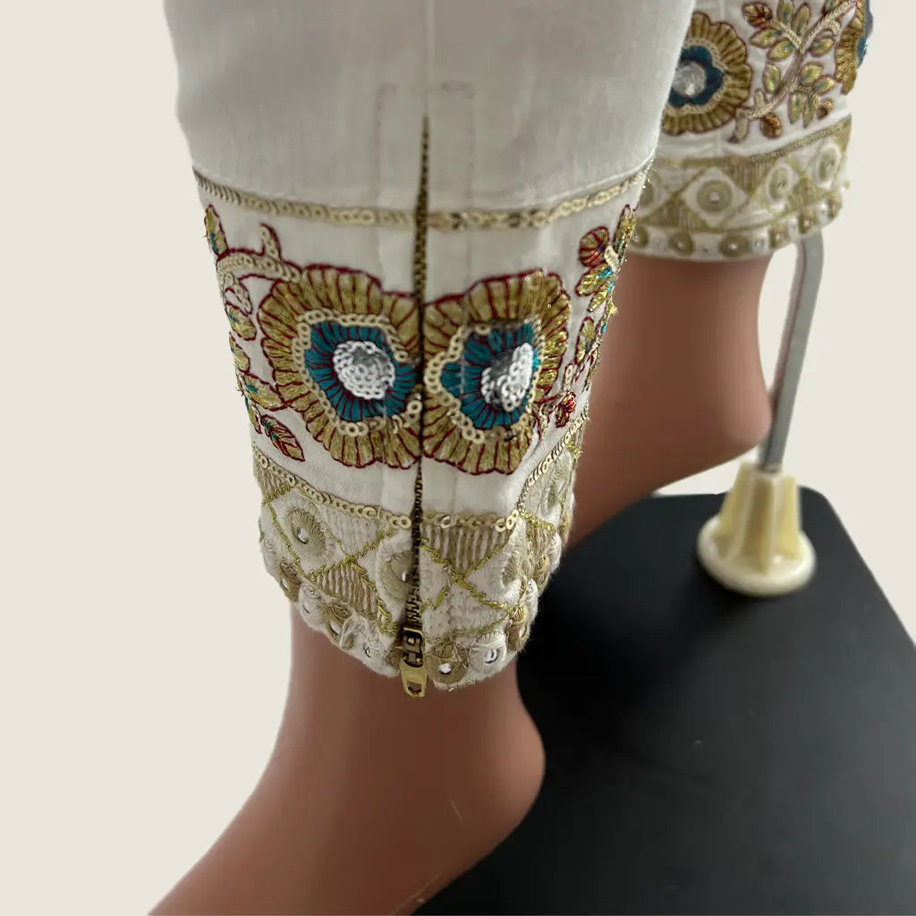 Side Cuff Closed View of the Desigual Embroidered Denim Sari White Jeans