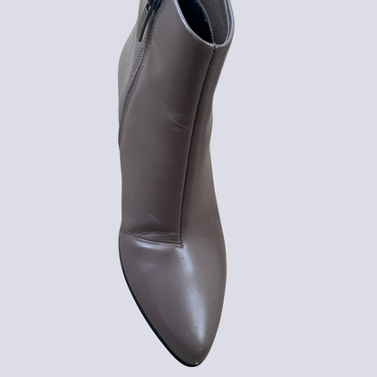 Front view of the Ecco Leather Ankle Boot
