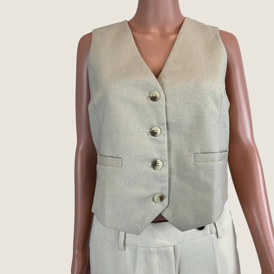 Front View of the Forcast Mariel Tailored Vest