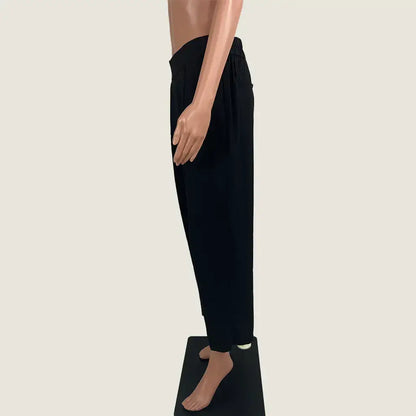 Side View of the Forcast Elsie Wide Leg Pant