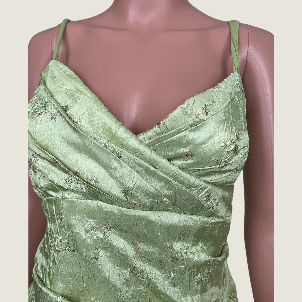 Garfunkel Flower Embossed Line Dress Bust Detail