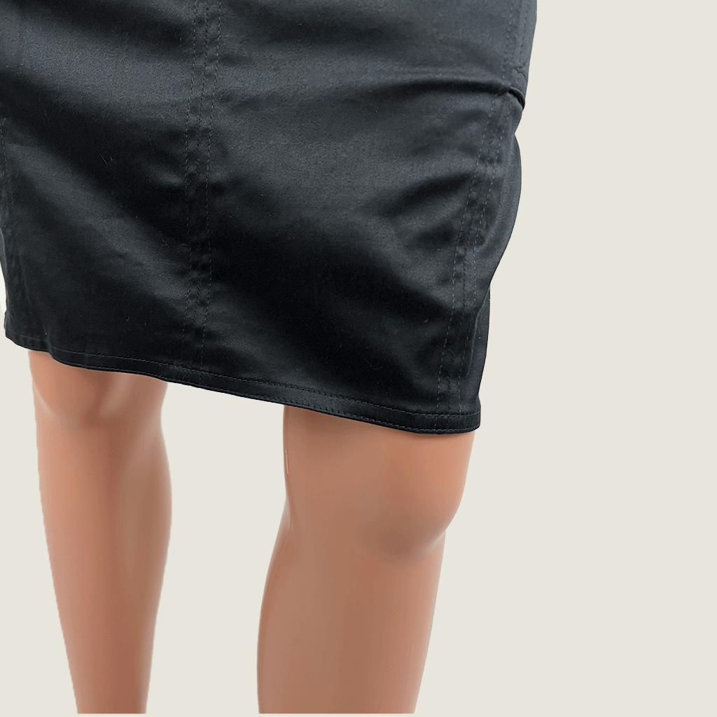Gucci Black Midi Pencil Skirt Belt & Bow Detail at Knee Hem Detail