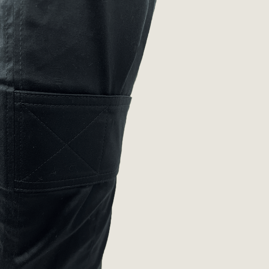 Gucci Black Midi Pencil Skirt Belt & Bow Detail at Knee Side Detail