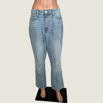 Front view of the H&M Curvy Fit Vintage Mom Ultra High Jeans