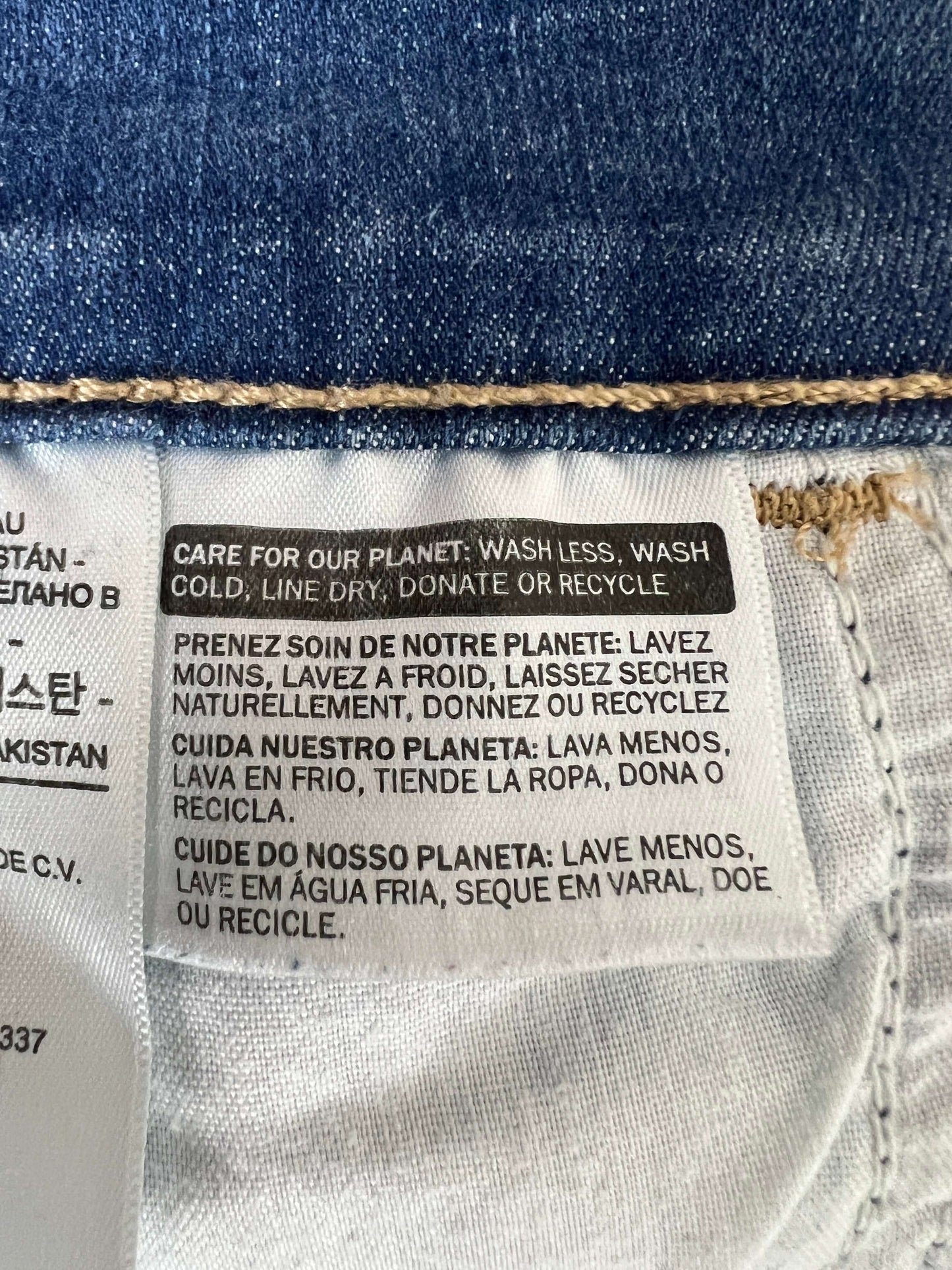 Label of the Levis 710 Skinny Jeans