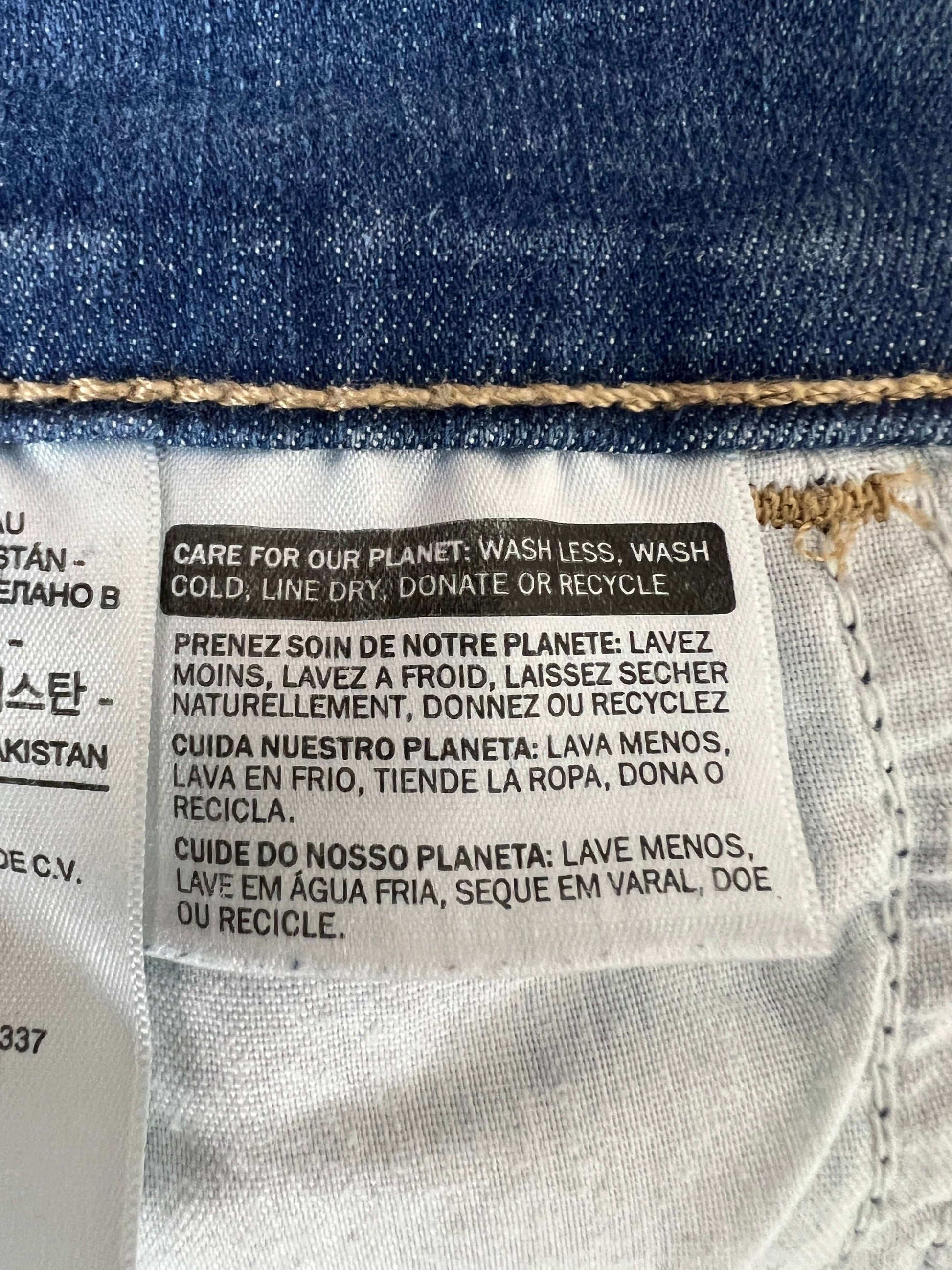 Label of the Levis 710 Skinny Jeans