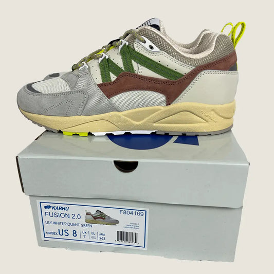 Side View with Box of the Karhu Fusion Unisex Sneaker 2.0