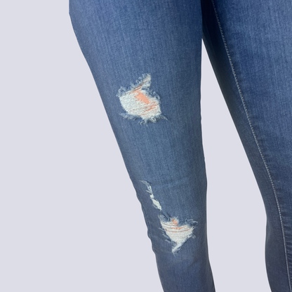 Front view of the Levis 710 Skinny Jeans