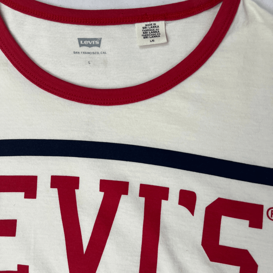 Front view of the Levi t-shirt