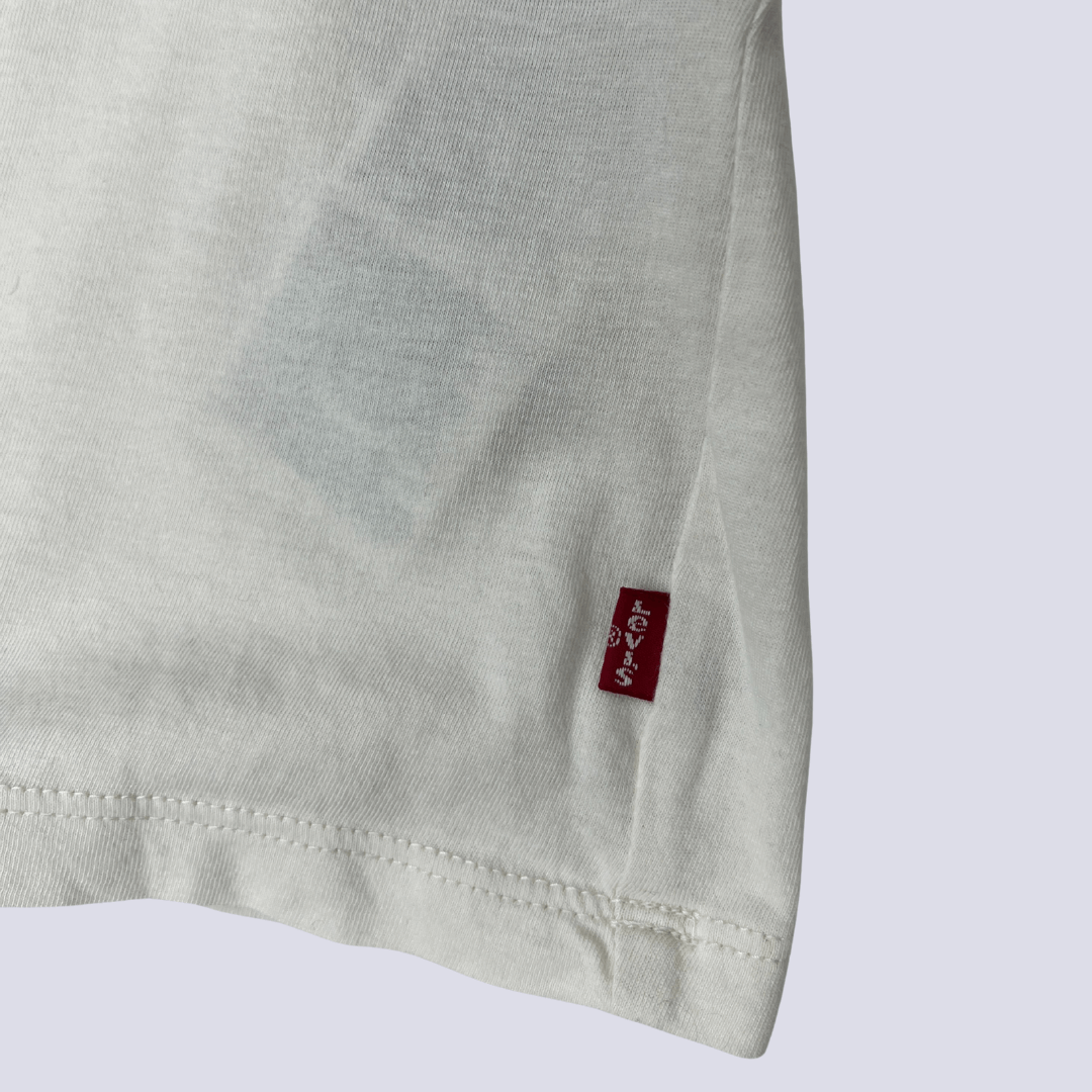 Front view of the Levi t-shirt