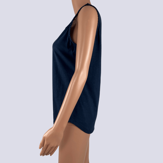 Side view of the Mix T-Shirt