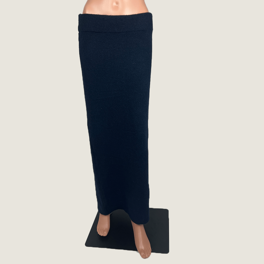 Front View of the Pieces Maternity Knit Maxi Skirt