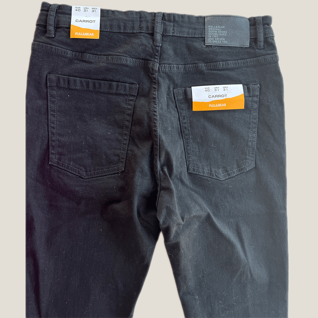 Pull & Bear Black Carrot Jeans Pocket Detail