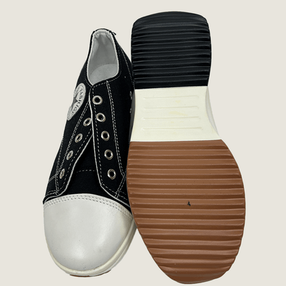 Women's Casual Sneaker Sole Detail