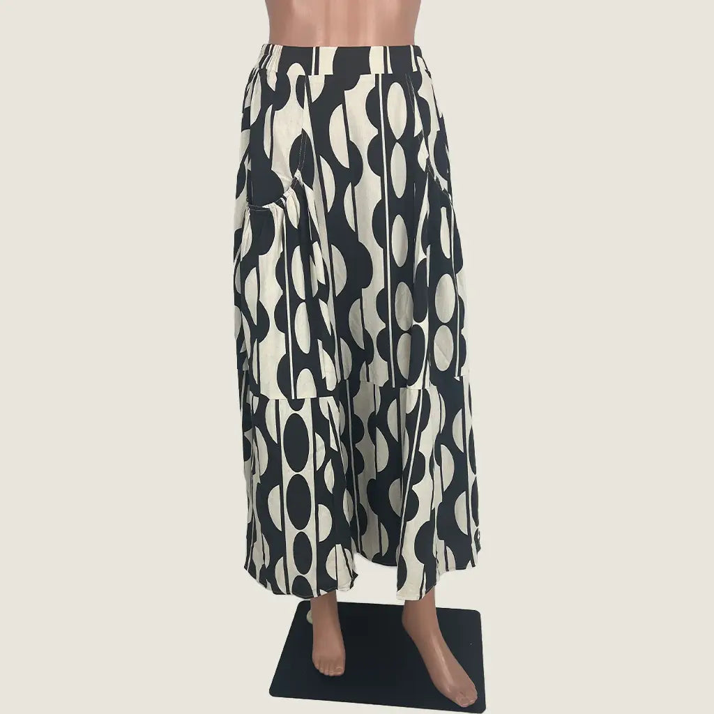 Front View of the Sunny Girl Linen Blend Midi Skirt in Black