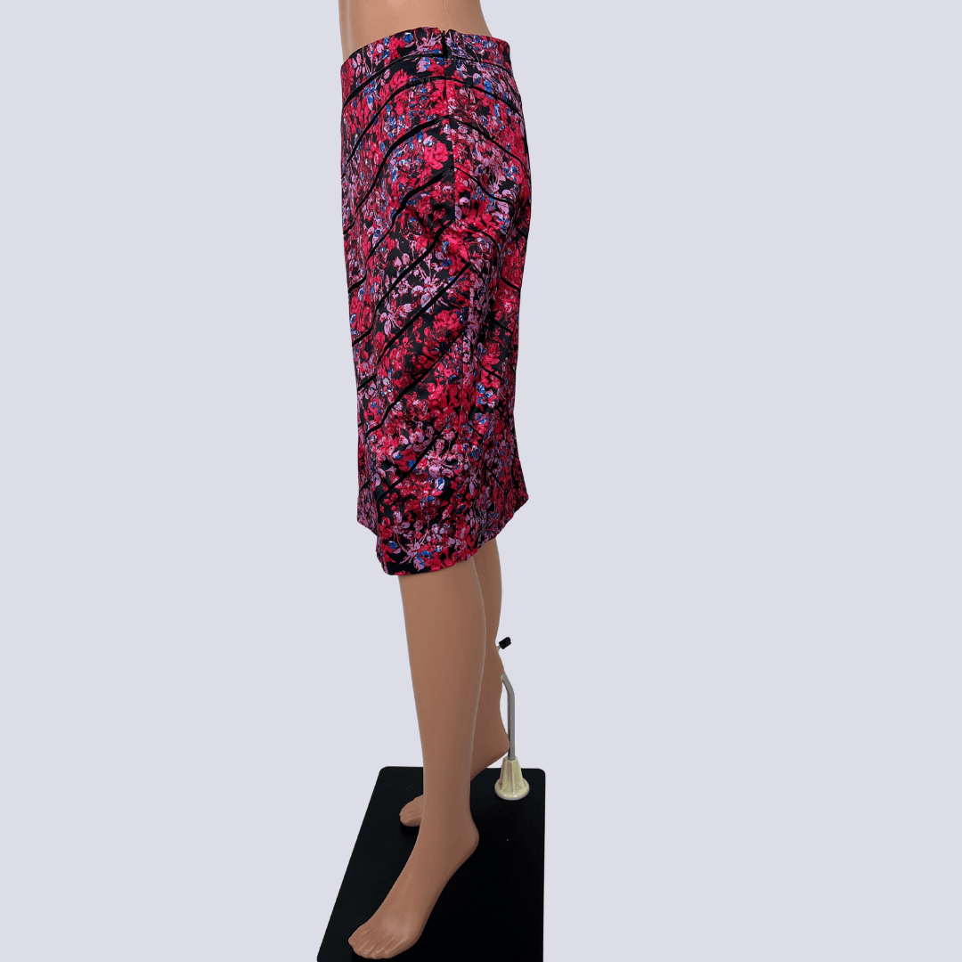 Front view of the Table Eight floral fitted skirt