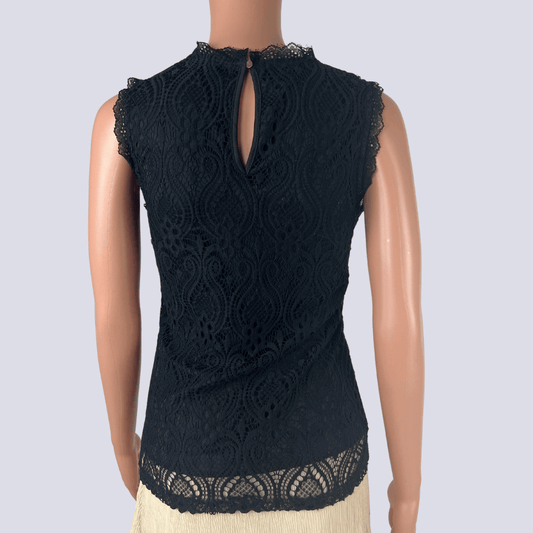Back view of the Temt lace top
