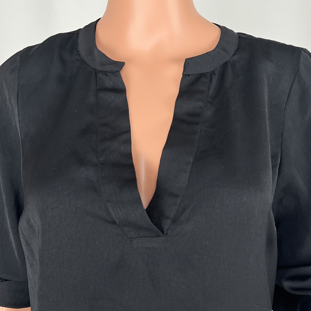 Front collar view of the Vero Moda Black Short Sleeve Shirt