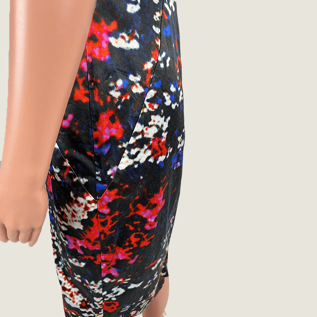 Side View of the Veronika Maine Floral Fitted Dress