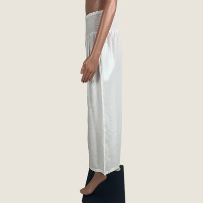 Side View of the White Wide Leg Pant