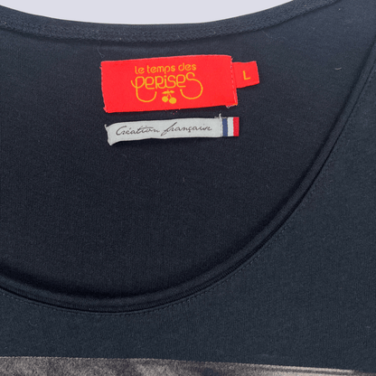 Front logo detail view of the Cerises T-Shirt