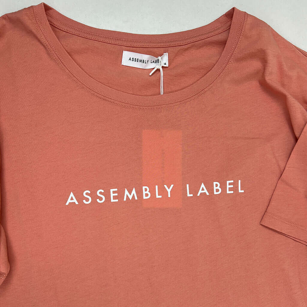 Detail Assemble Label Tee
