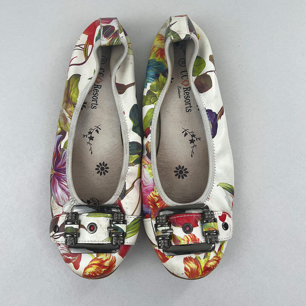 CC Resort Floral Flat Slip-On With Feature Toe Strap Buckle Both