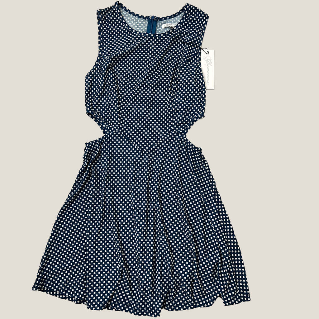 Glamorous polkadot dress front