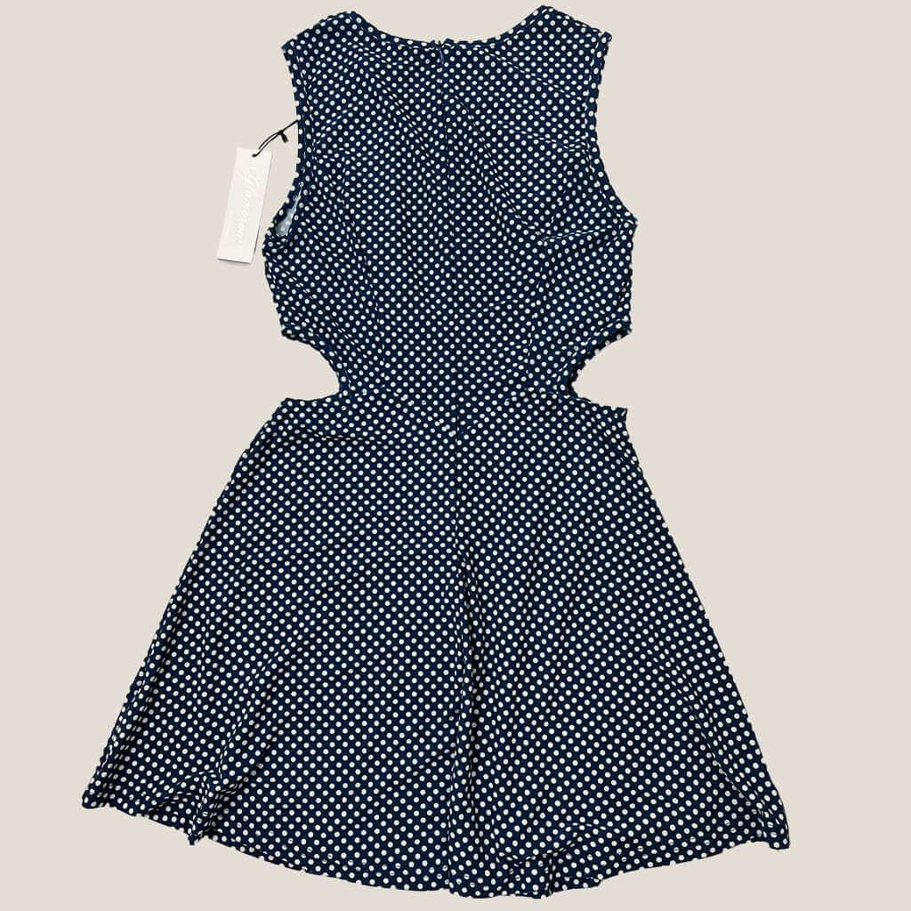 Glamorous polkadot dress back