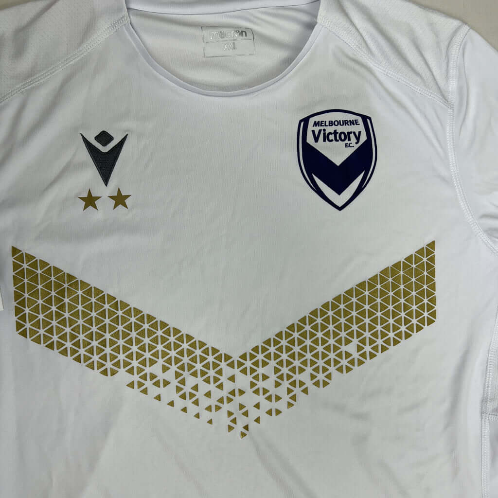 Macron Melbourne Victory Top Front Detail