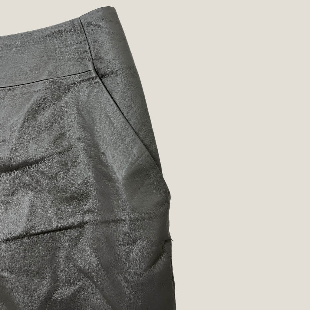 Grey Leather Mini 10 Pocket Detail