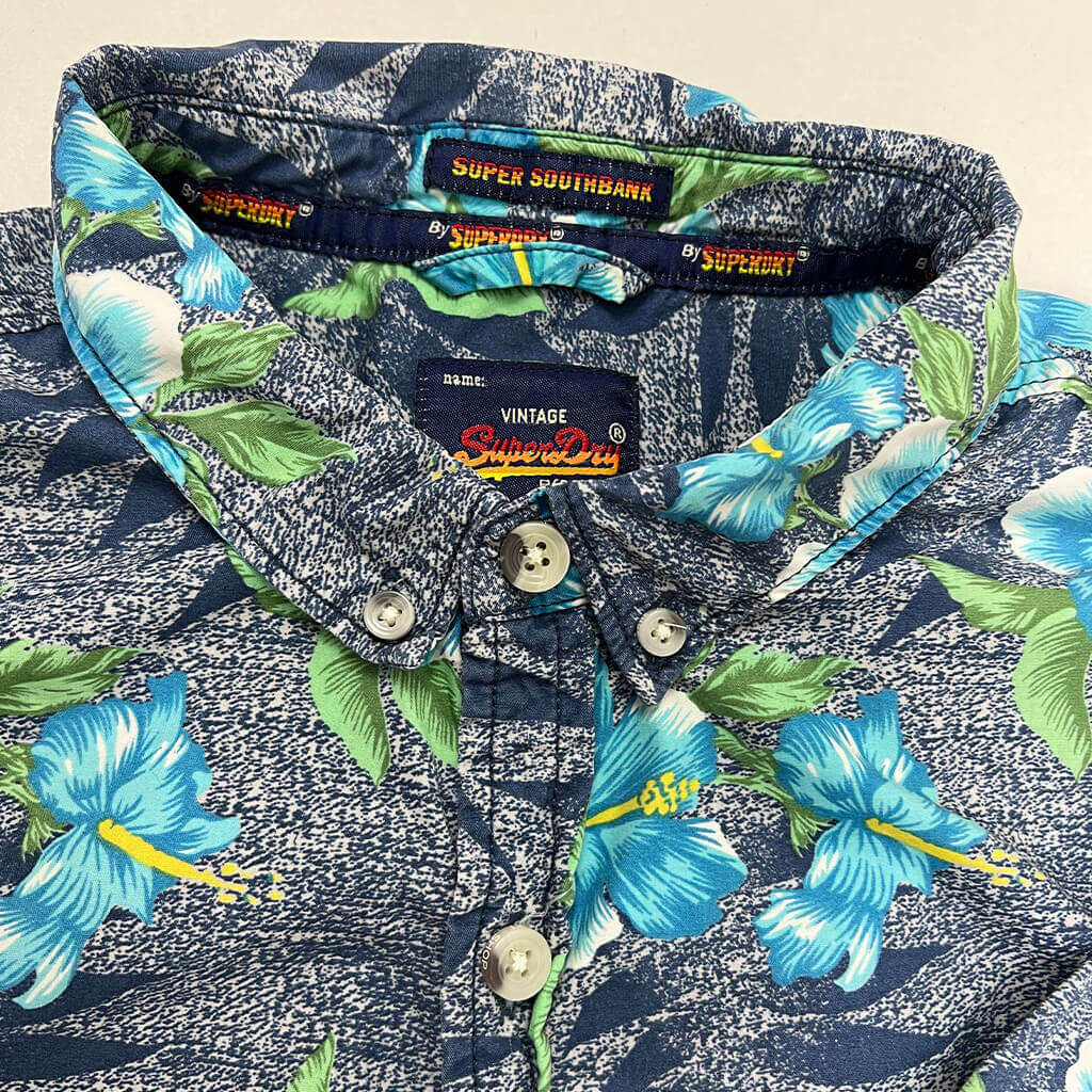 Super Dry Hawaiian Shirt Front CollarSuperDry Vintage Blue Hawaiian Shirt Collar