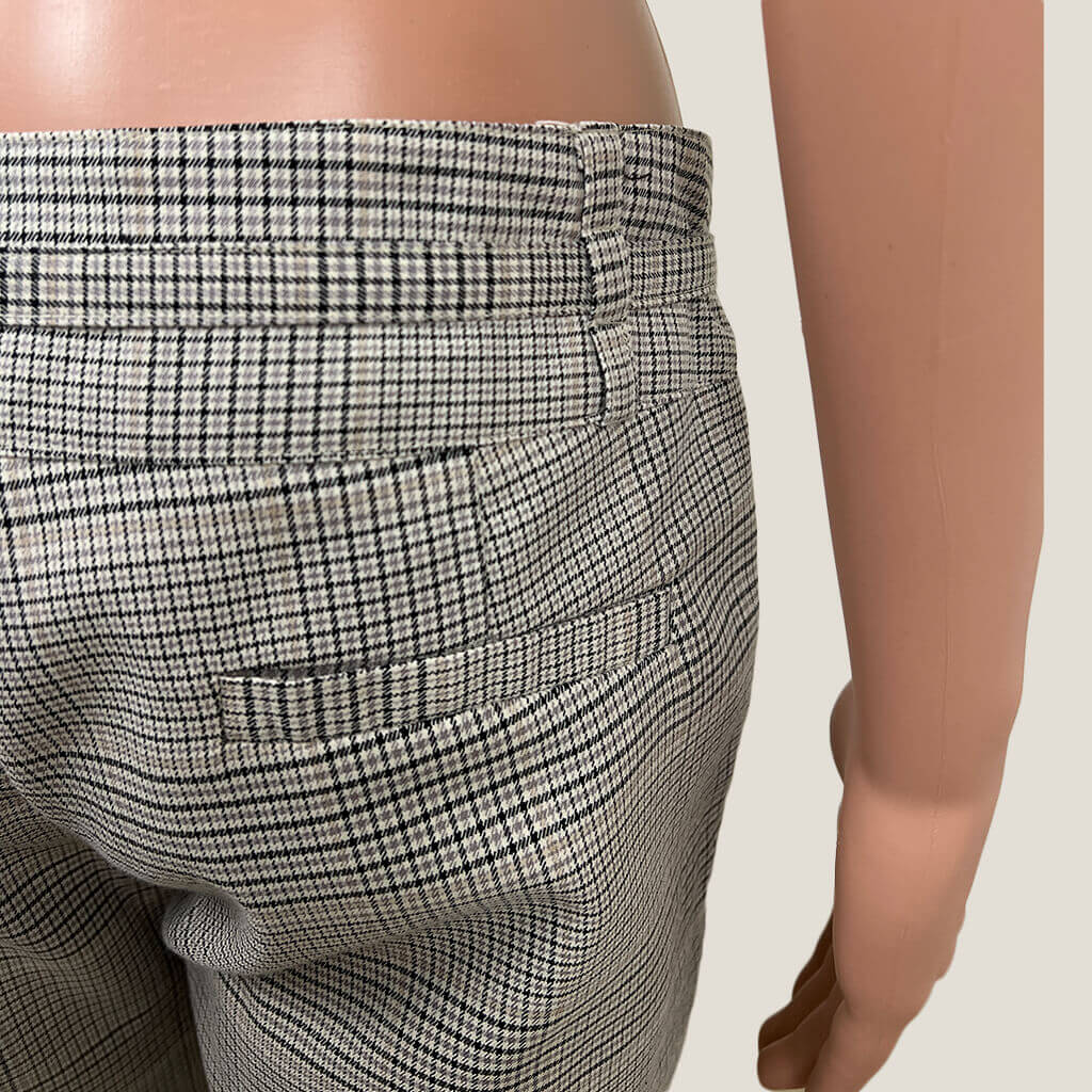 Valley Girl Bermuda Checkered Short Back Pocket Detail