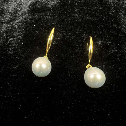 Drop Earrings Pearl Style and Gold Pair