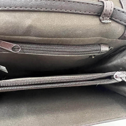 Futura Travel Shoulder Bag Zip Detail
